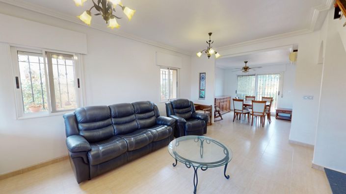 Image No.6-4 Bed House for sale