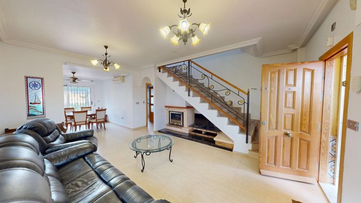 Image No.7-4 Bed House for sale