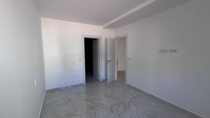 Image No.10-2 Bed Bungalow for sale