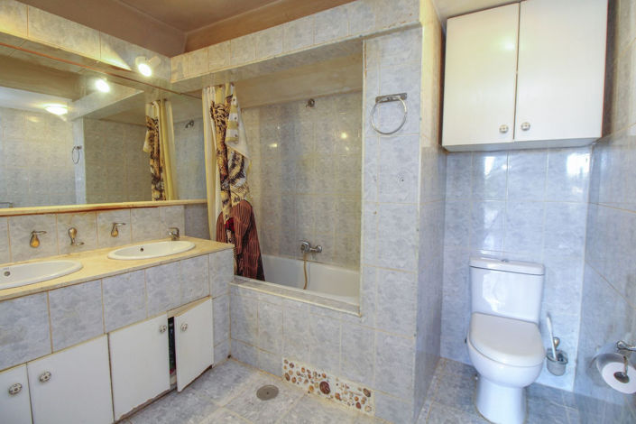 Image No.10-2 Bed Townhouse for sale