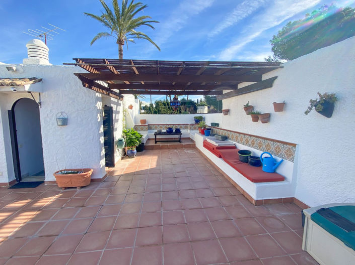 Image No.25-2 Bed Townhouse for sale
