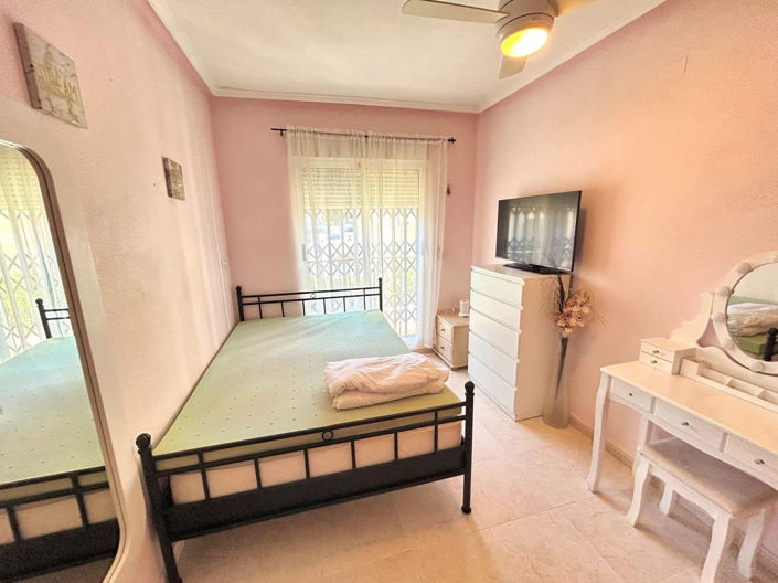 Image No.14-4 Bed House for sale