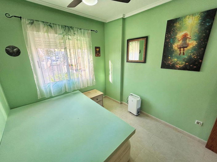 Image No.17-4 Bed House for sale