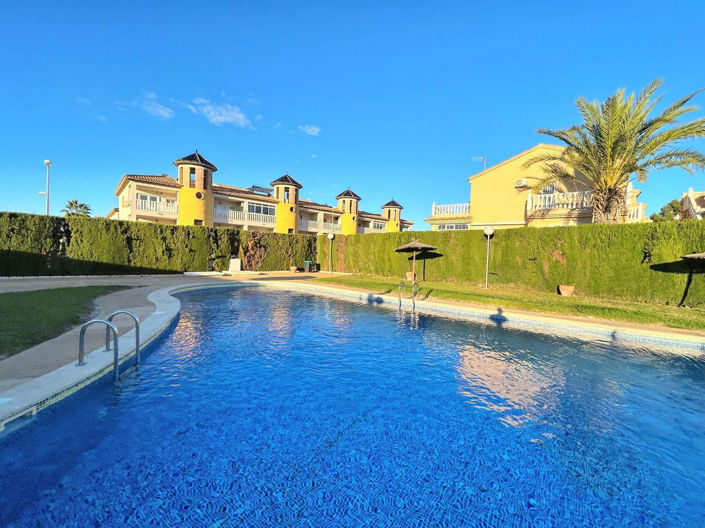 Image No.2-4 Bed House for sale