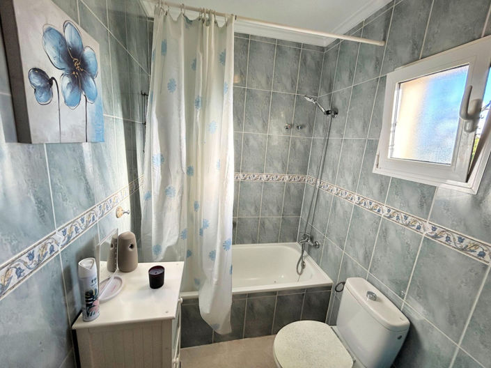 Image No.21-4 Bed House for sale