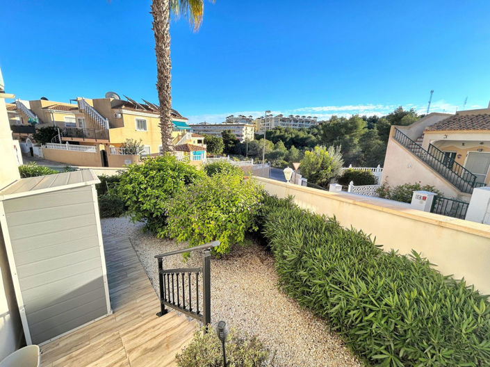 Image No.27-4 Bed House for sale