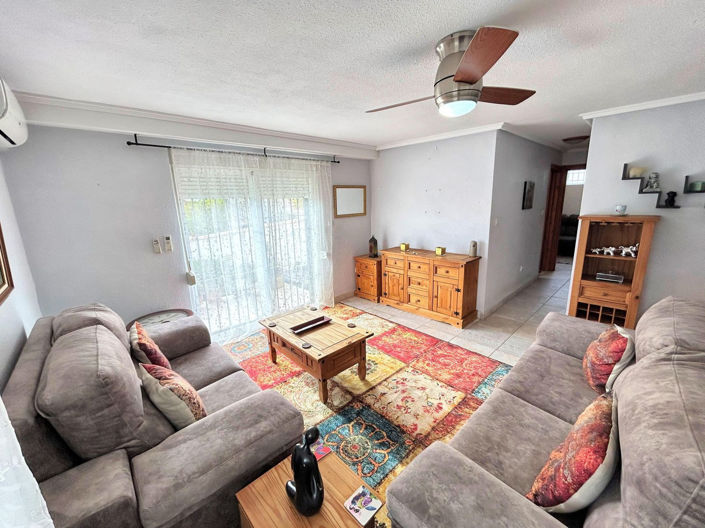 Image No.3-4 Bed House for sale