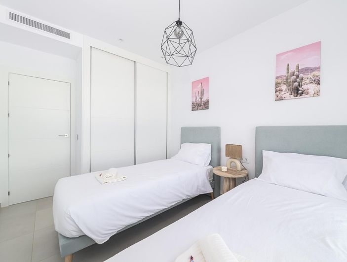 Image No.8-2 Bed Apartment for sale