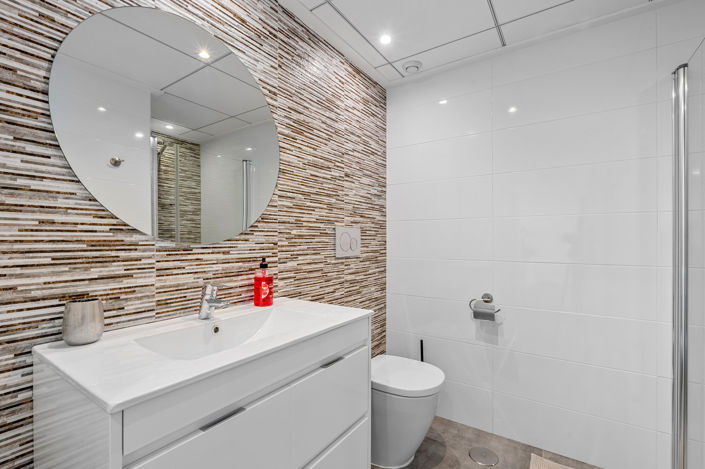 Image No.17-2 Bed Bungalow for sale