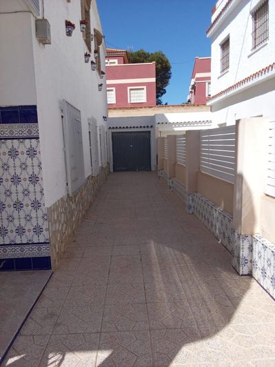 Image No.44-5 Bed Townhouse for sale