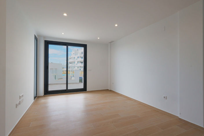 Image No.9-2 Bed Apartment for sale