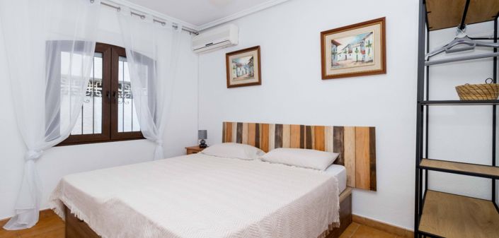 Image No.14-3 Bed Townhouse for sale