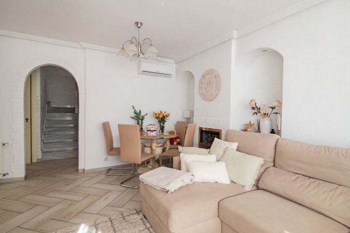 Image No.11-4 Bed Property for sale