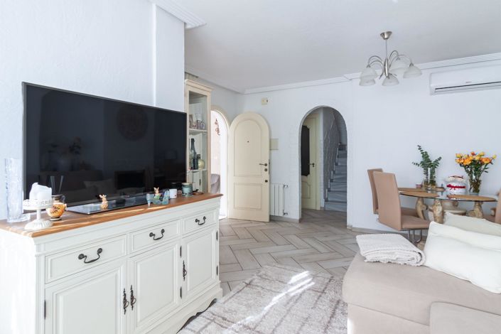 Image No.12-4 Bed Villa for sale