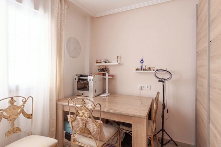 Image No.25-4 Bed Property for sale