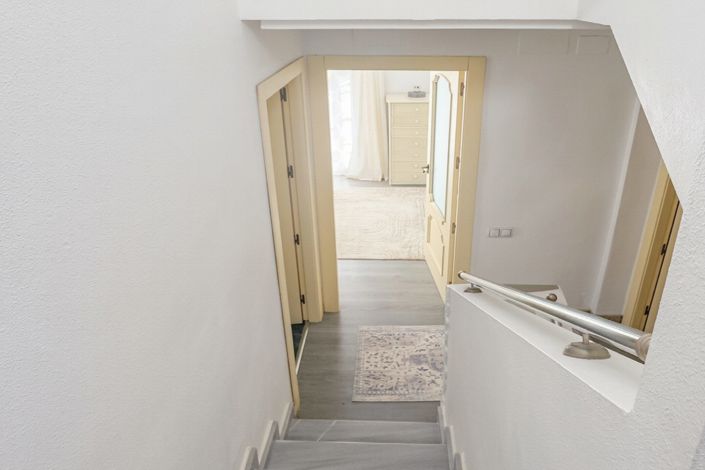 Image No.41-4 Bed Property for sale