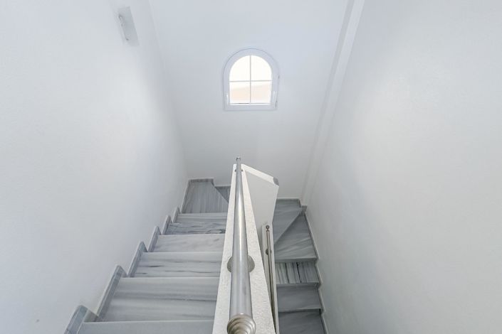 Image No.42-4 Bed Villa for sale