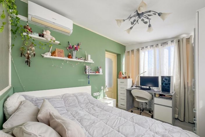 Image No.44-4 Bed Property for sale