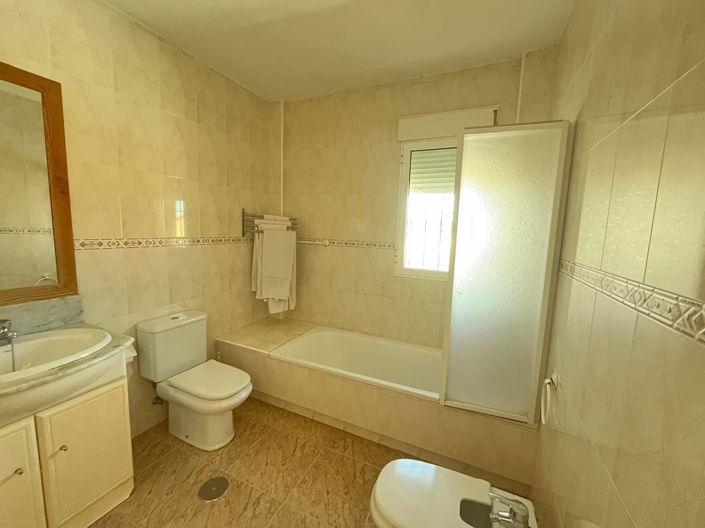 Image No.9-5 Bed Townhouse for sale