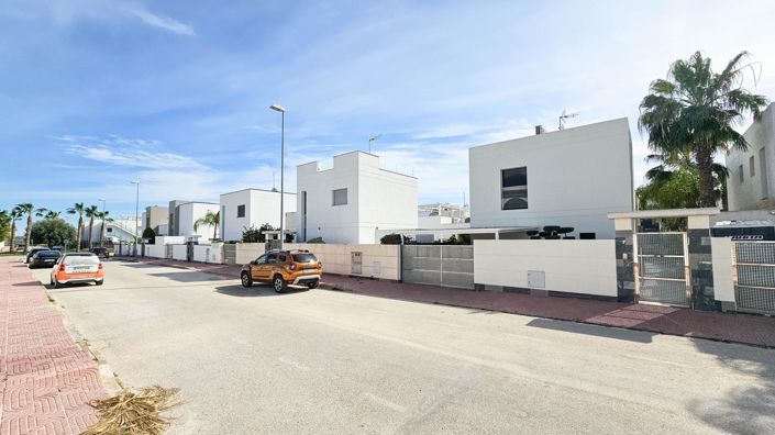 Image No.13-3 Bed Villa for sale