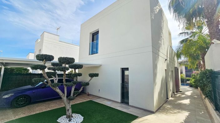 Image No.7-3 Bed Villa for sale
