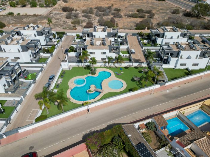 Image No.37-Quad de 2 chambres à vendre à Torrevieja