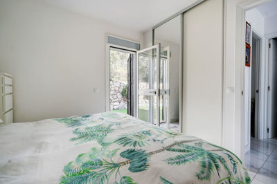 11-20939a0134ad724a8cb2a801094d15a4