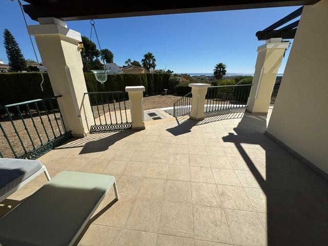 Image No.2-Propriété de 5 chambres à vendre à Estepona