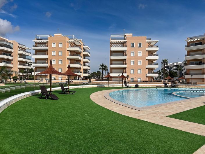 Image No.15-3 Bed House for sale