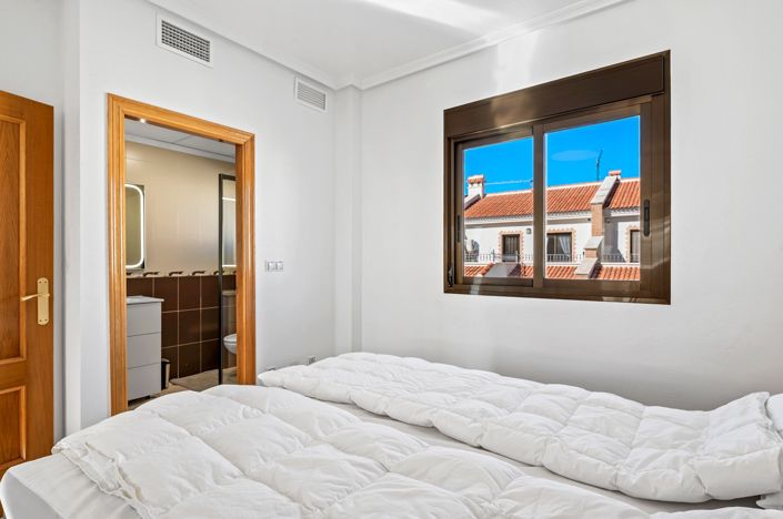 Image No.19-3 Bed Villa for sale