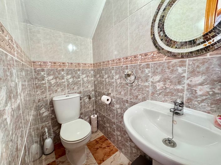 Image No.12-2 Bed Townhouse for sale