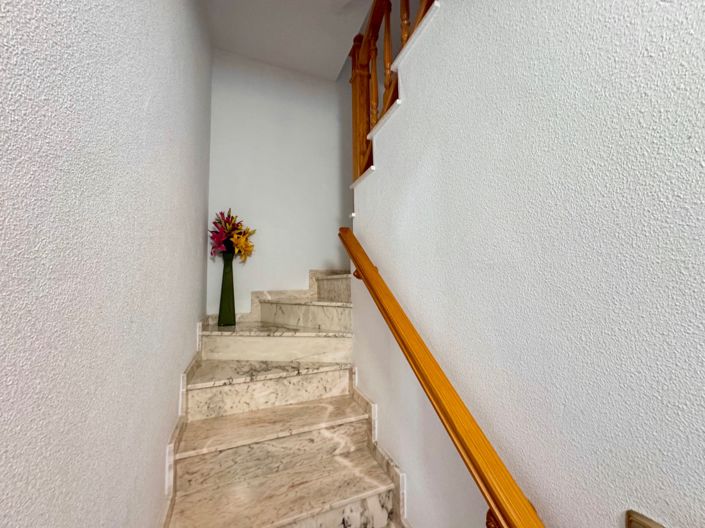 Image No.13-2 Bed Townhouse for sale