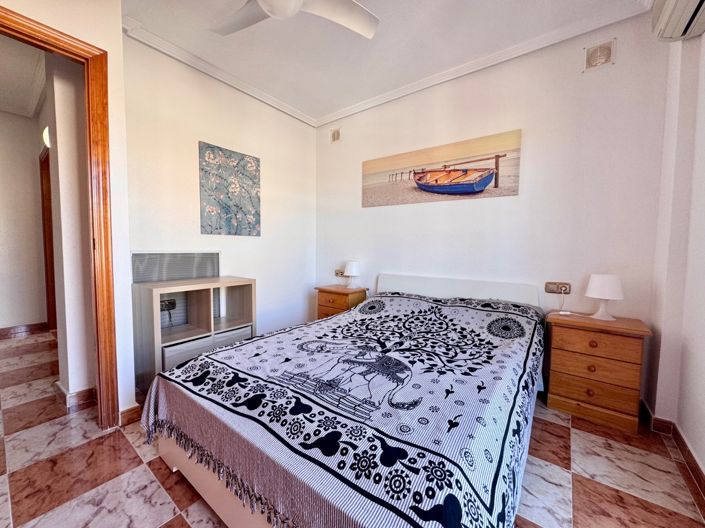 Image No.19-2 Bed Townhouse for sale