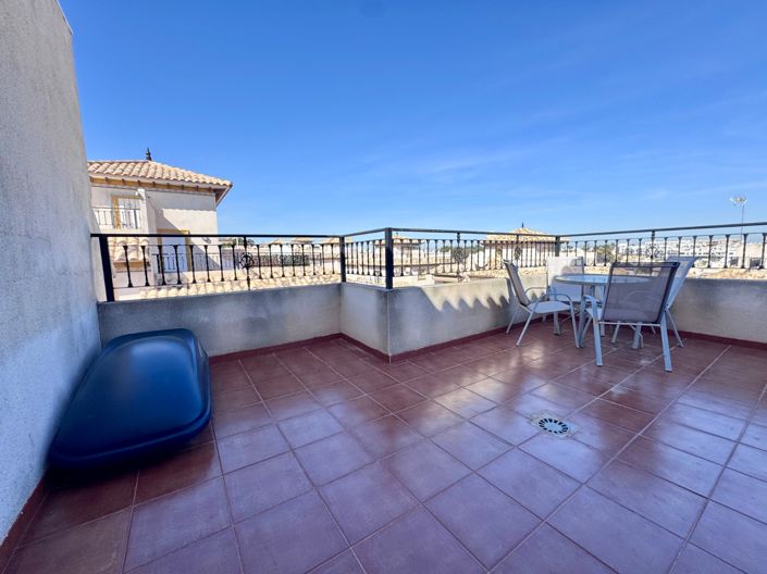 Image No.25-2 Bed Townhouse for sale