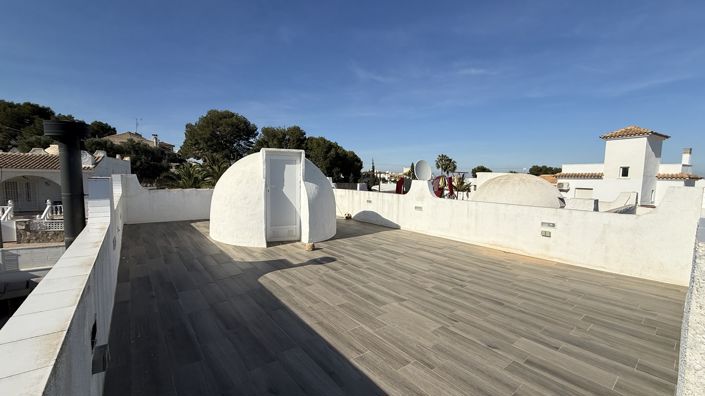 Image No.10-2 Bed Villa for sale