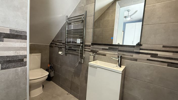 Image No.29-2 Bed Villa for sale