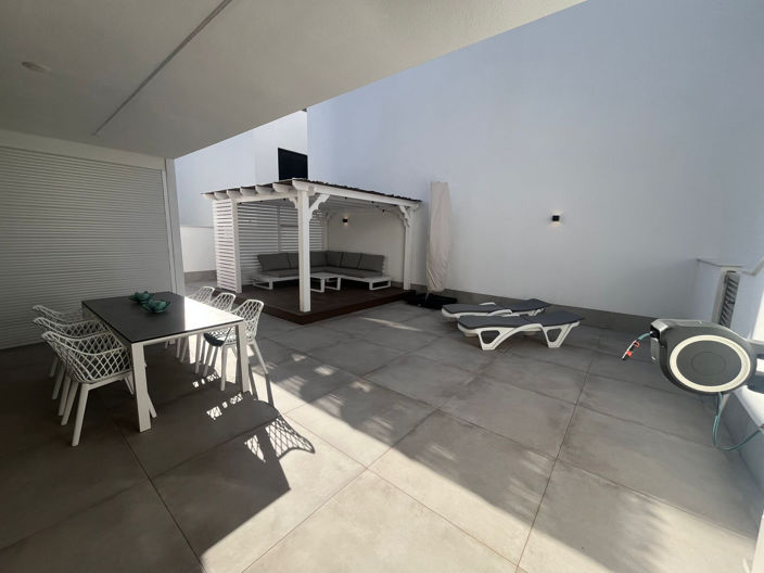 Image No.18-3 Bed Apartment for sale