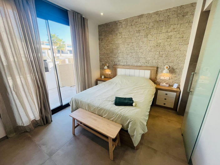 Image No.7-3 Bed Apartment for sale