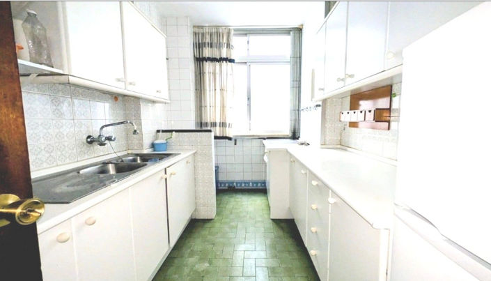 Image No.14-3 Bed Apartment for sale