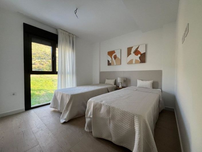 Image No.20-3 Bed Property for sale
