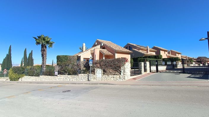 Image No.41-3 Bed Villa for sale