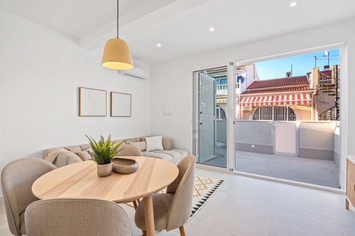 Image No.5-2 Bed Townhouse for sale