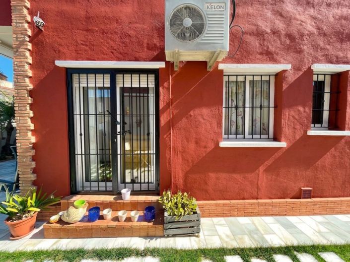 Image No.12-4 Bed Townhouse for sale