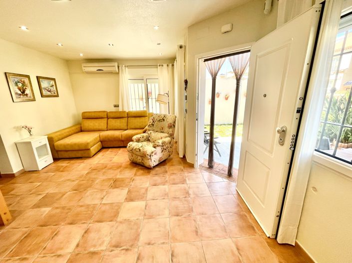 Image No.17-4 Bed Townhouse for sale