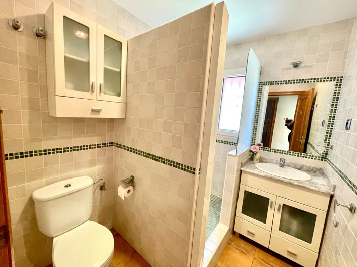 Image No.18-4 Bed Townhouse for sale