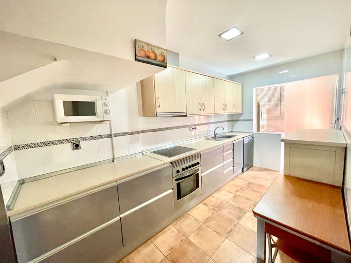 Image No.19-4 Bed Townhouse for sale