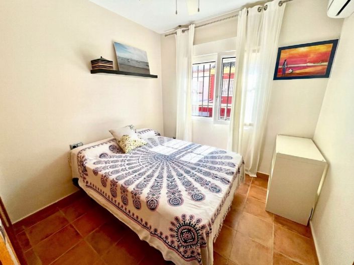 Image No.21-4 Bed Townhouse for sale