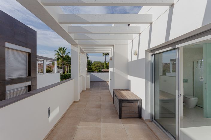 Image No.20-3 Bed Villa for sale