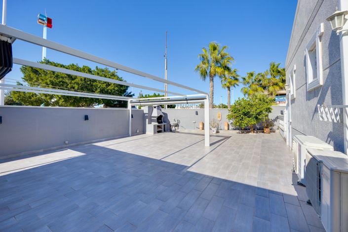 Image No.11-3 Bed House for sale