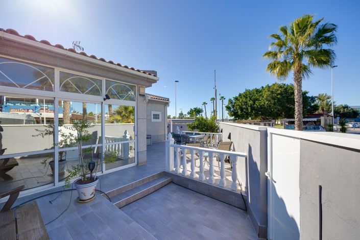 Image No.17-3 Bed House for sale